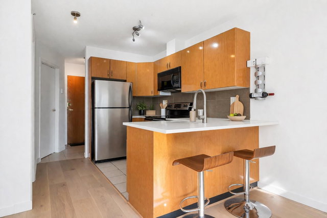 805 - 939 Homer Street