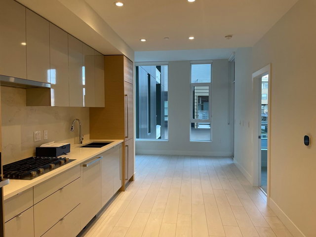 426 - 3438 Sawmill Crescent