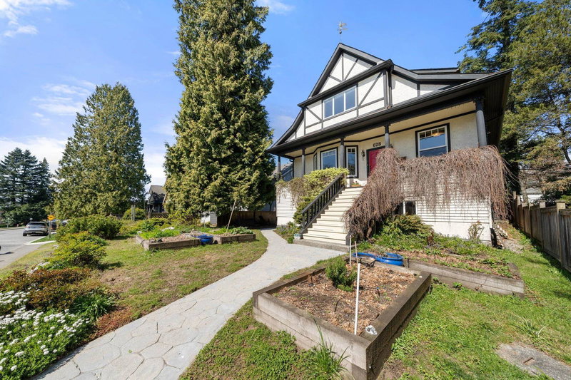 628 5th Street E, North Vancouver, British Columbia