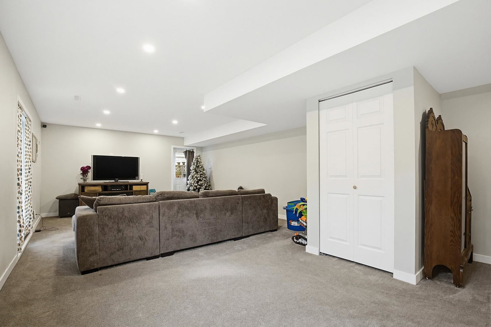 Listing Image 14