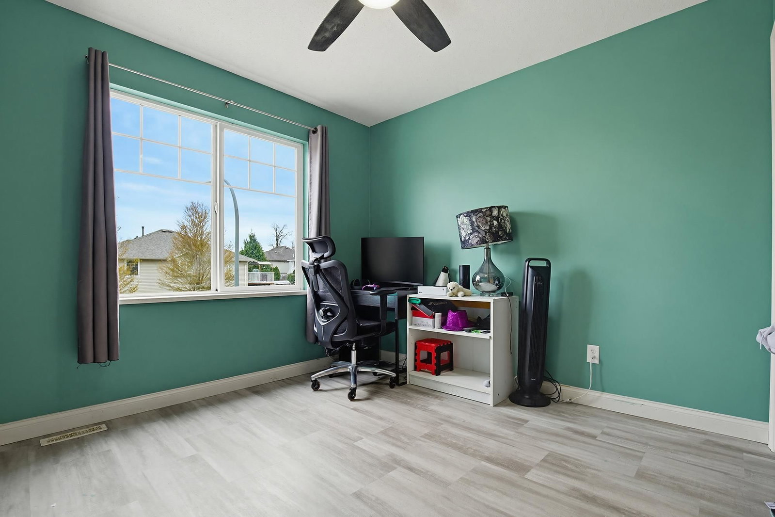 Listing Image 19