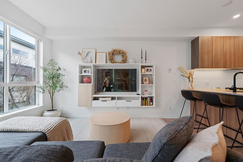 533 3rd Street E #7, North Vancouver, British Columbia