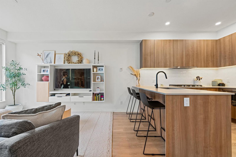 7 - 533 3rd Street, North Vancouver, V7L 1G4 | Image 2