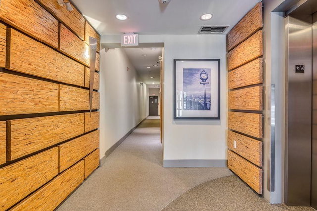 208 - 205 10th Avenue E