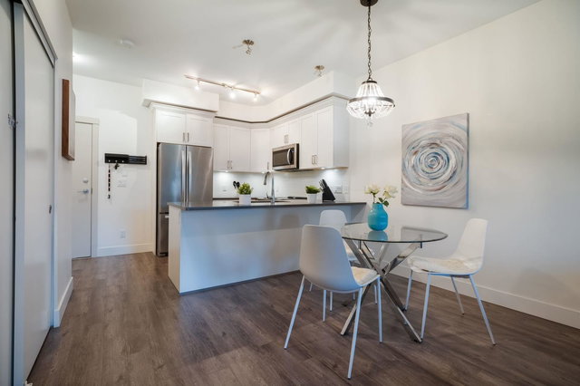 405 - 2436 Kelly Avenue