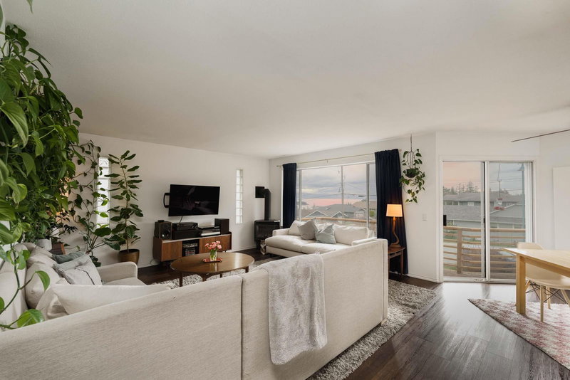 5448 Kensington Road, Sechelt, British Columbia