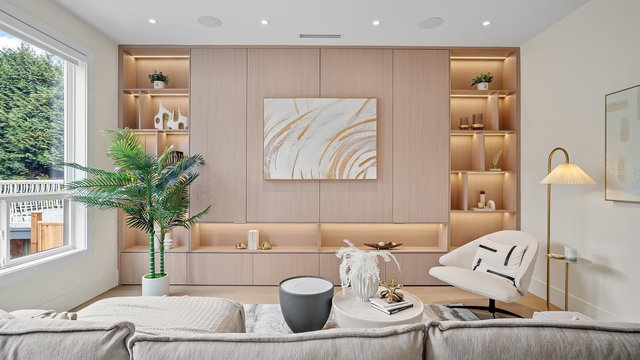 2 - 6070 Elgin Avenue