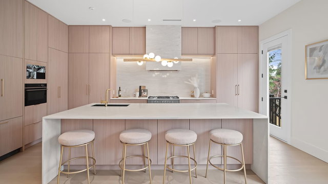 2 - 6070 Elgin Avenue