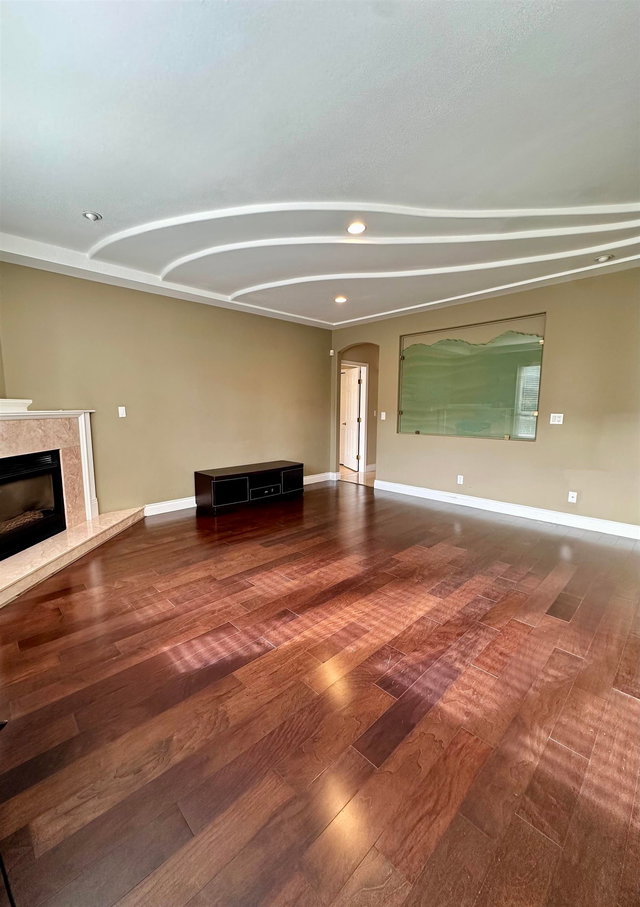 Suite - 4560 Granville Avenue