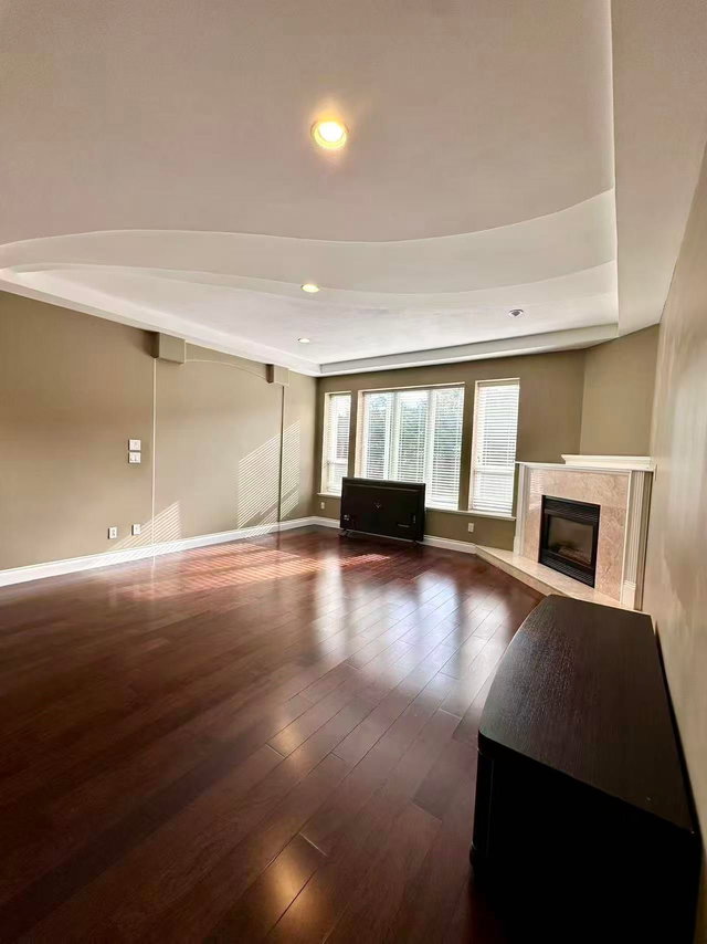 Suite - 4546 Granville Avenue