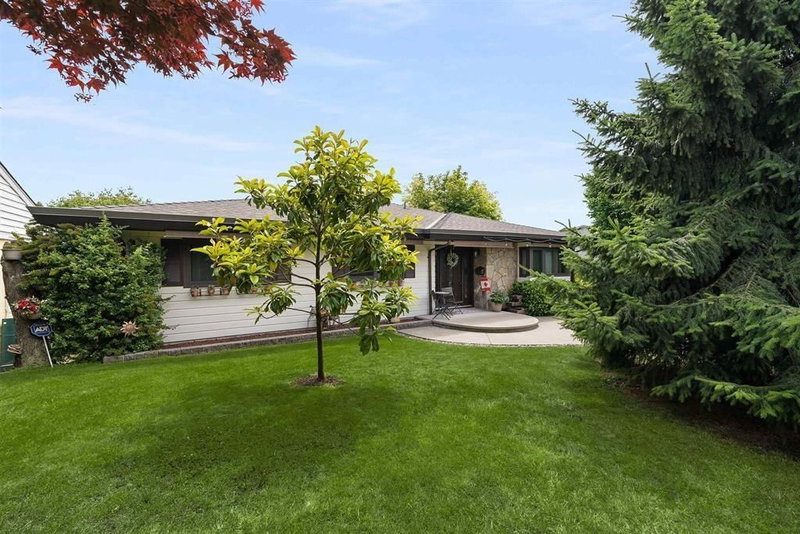 140 Eighth Avenue E, New Westminster, British Columbia