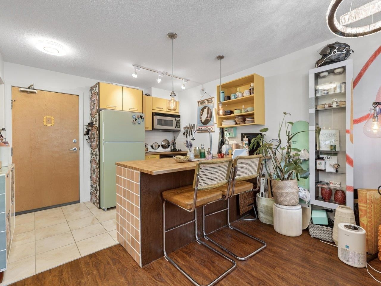 Listing Image 5