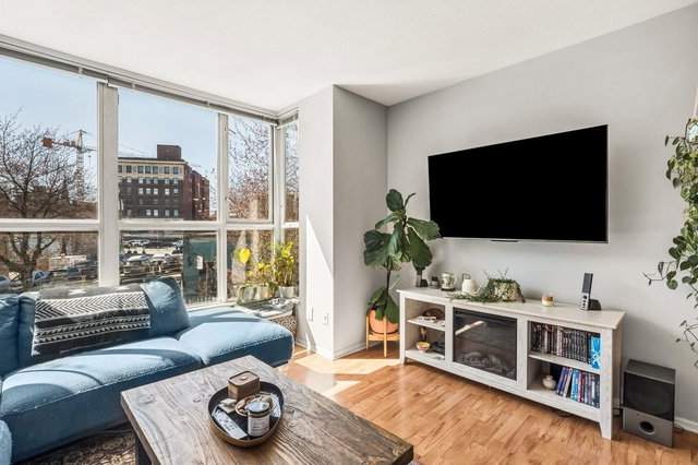 219 - 288 8th Avenue E