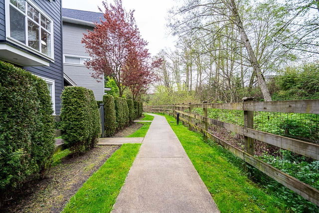 13 - 16337 15 Avenue