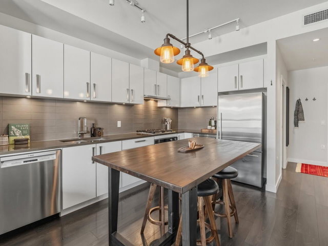 408 - 105 2nd Street W