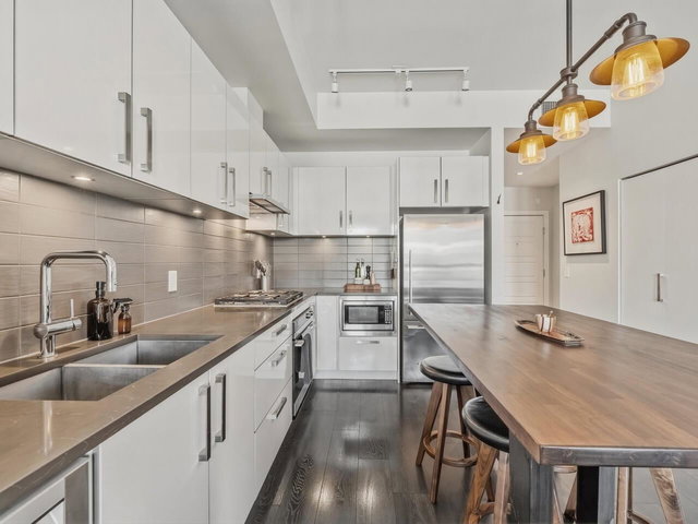 408 - 105 2nd Street W