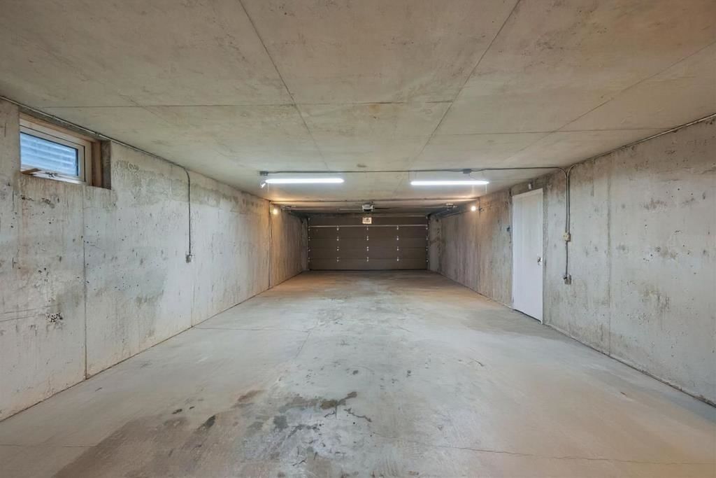 Listing Image 40