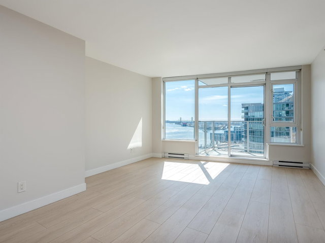 1612 - 668 Columbia Street