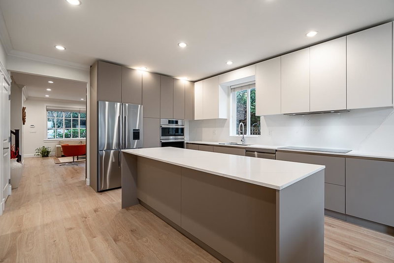 359 13th Street E, North Vancouver, British Columbia