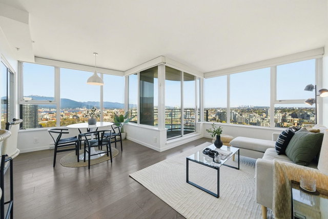 3302 - 33 Smithe Street