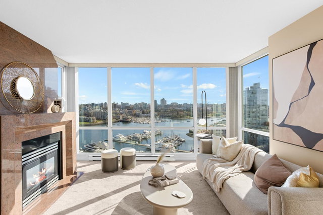 1703 - 1077 Marinaside Crescent