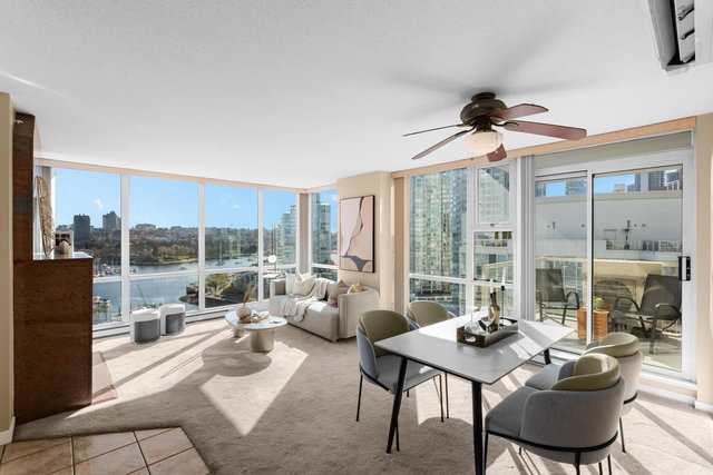 1703 - 1077 Marinaside Crescent