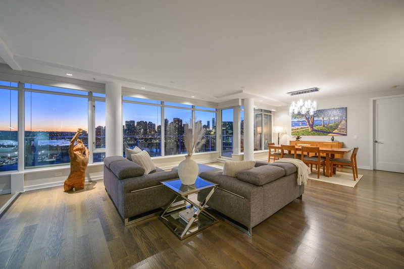 181 1st Avenue W #1402, Vancouver, British Columbia