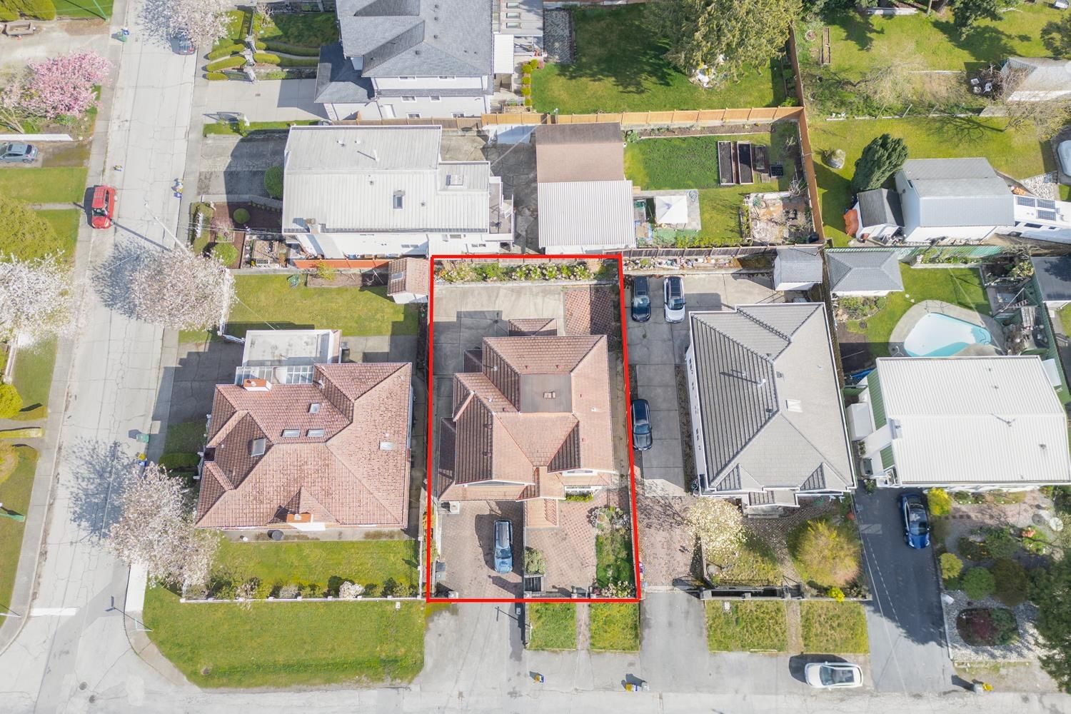 Listing Image 4