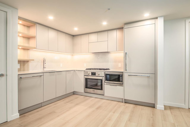 2106 - 311 Alderson Avenue