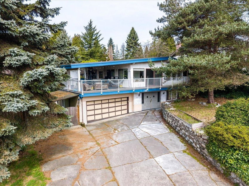 8071 Greenlake Place, Burnaby, British Columbia