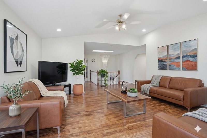 716 Crane Place, New Westminster, V3M 6P5 | Image 2