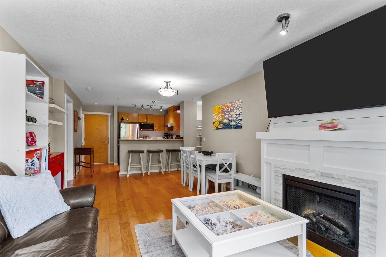 Listing Image 7