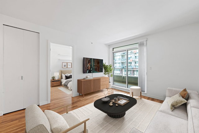 317 - 289 6th Avenue E