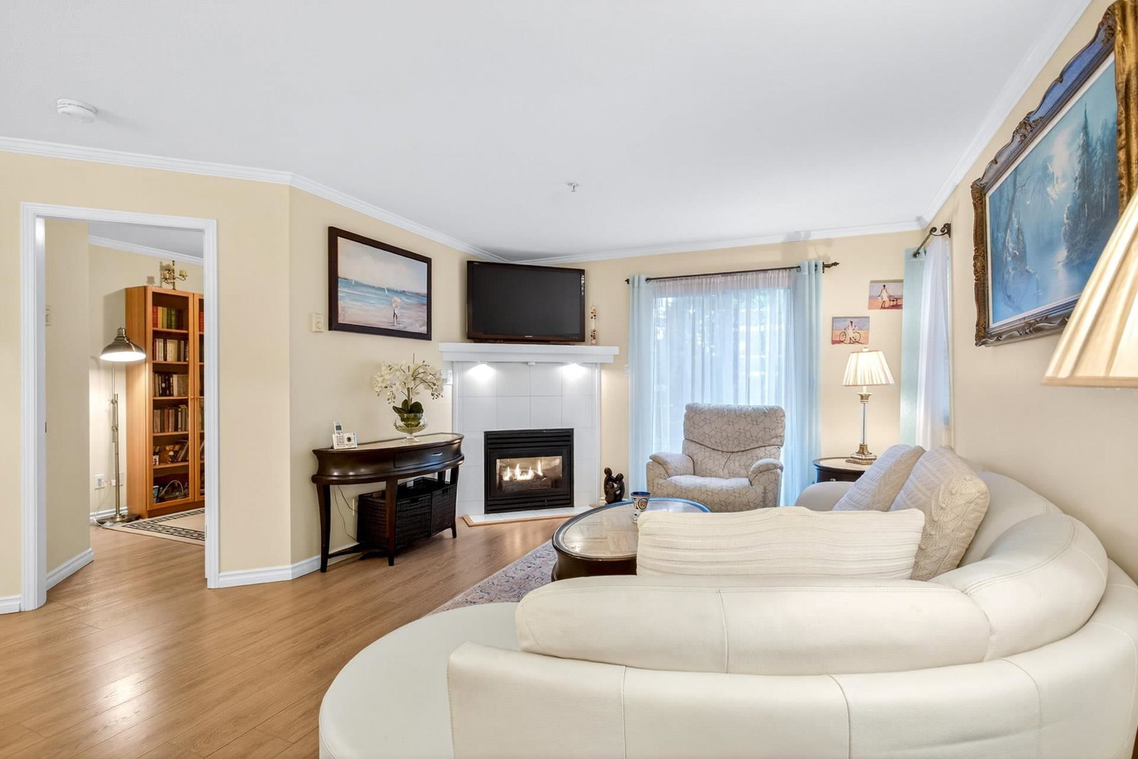 Listing Image 3