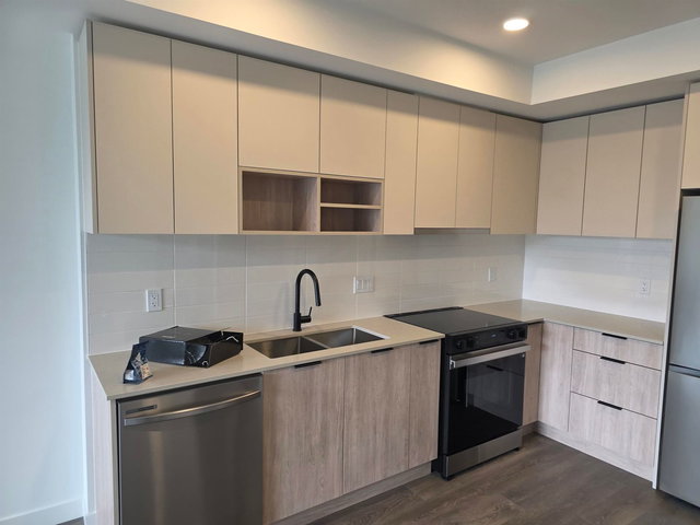 D506 - 10485 139 Street