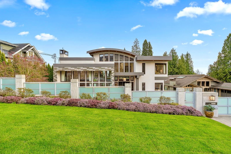 2052 Inglewood Avenue, West Vancouver, British Columbia