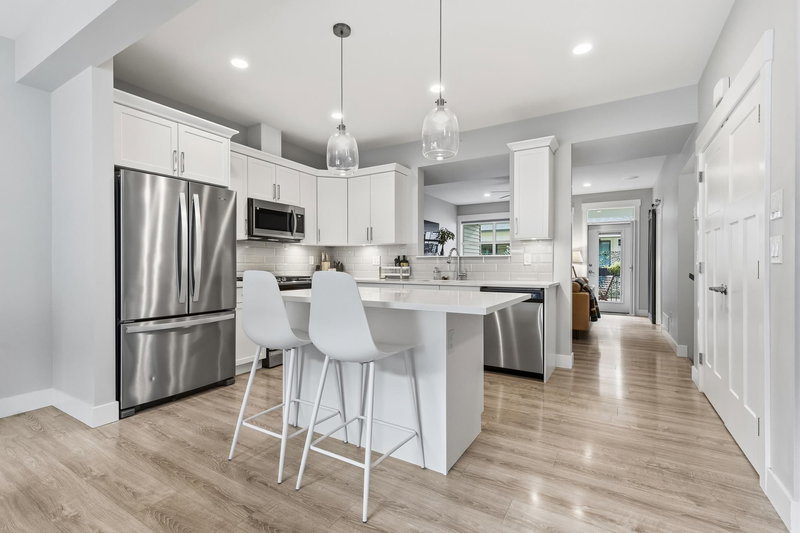 33 - 386 Pine Avenue, Harrison Hot Springs, V0M 1K0 | Image 2