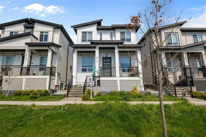 16737 15a Avenue, Surrey, British Columbia