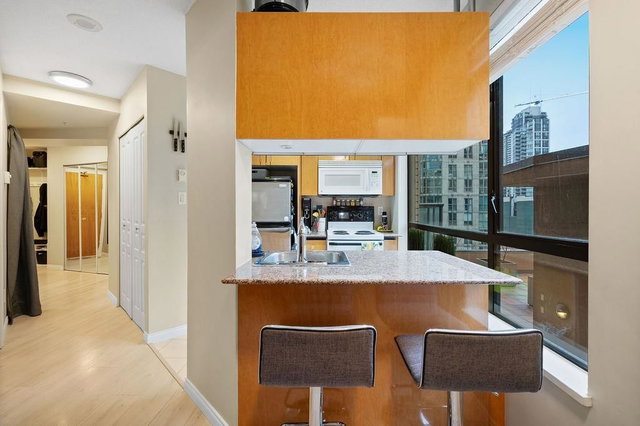 609 - 1189 Howe Street