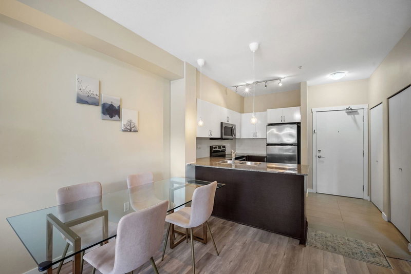 229 - 13789 107a Avenue, Surrey, V3T 0B8 | Image 2