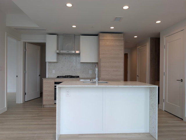 801 - 2381 Beta Avenue