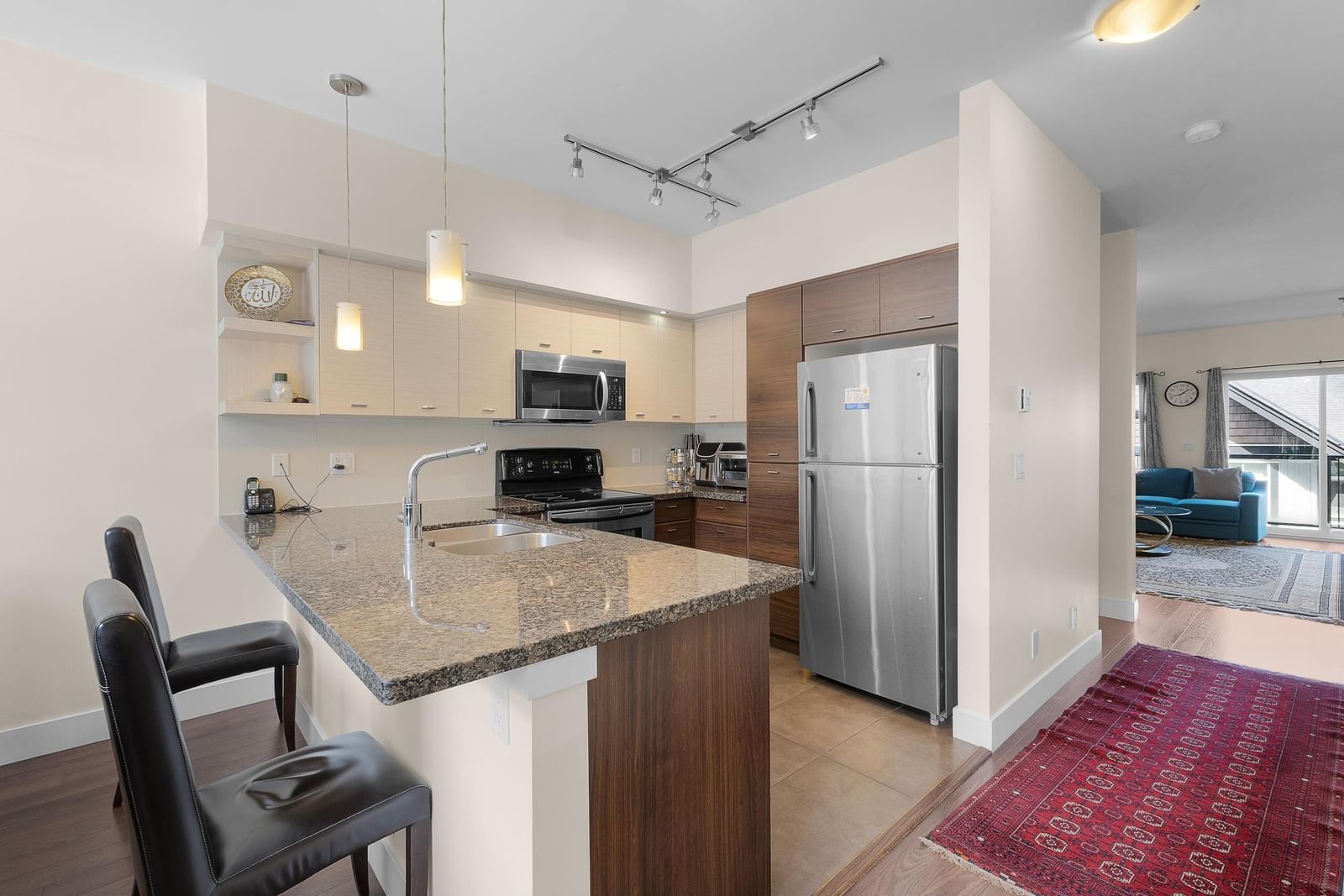 Listing Image 9
