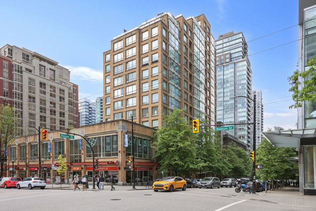 905 - 822 Homer Street