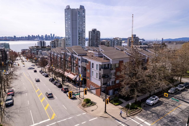 203 - 305 Lonsdale Avenue