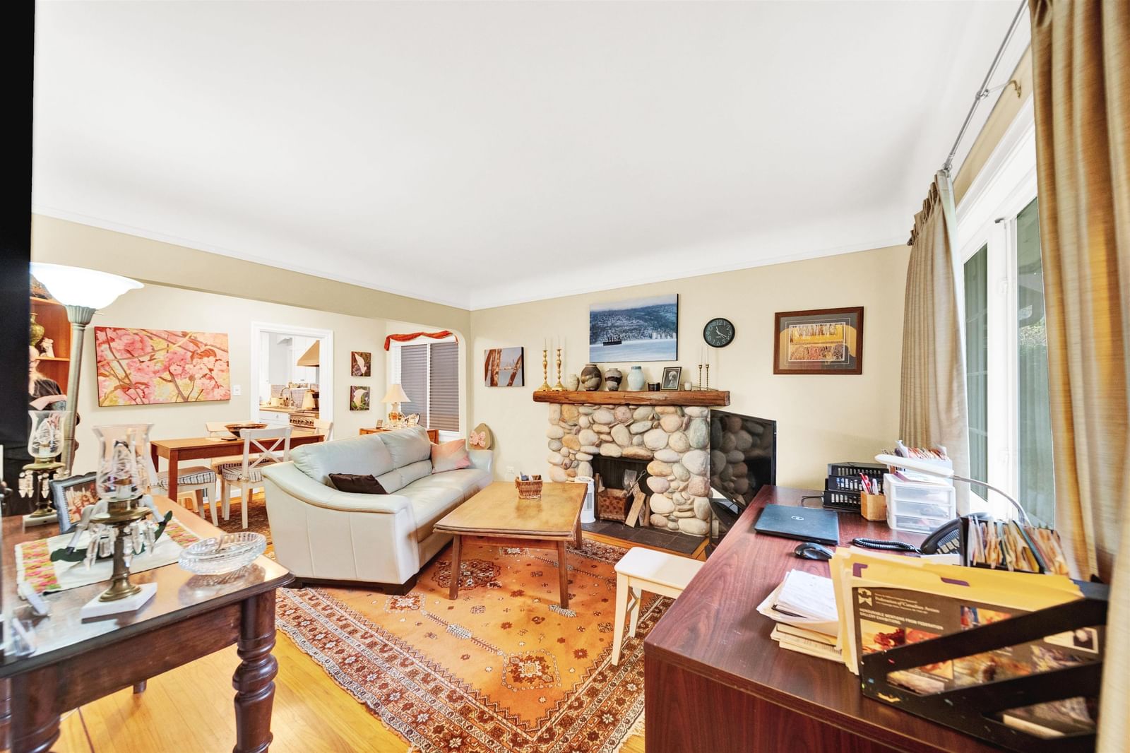 Listing Image 8