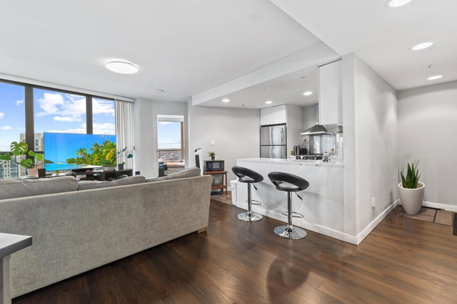 2709 - 501 Pacific Street