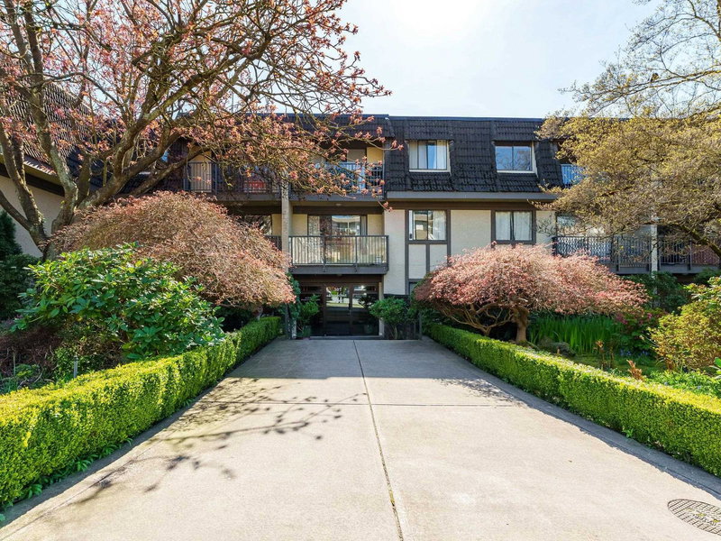 307 2nd Street W #105, North Vancouver, British Columbia