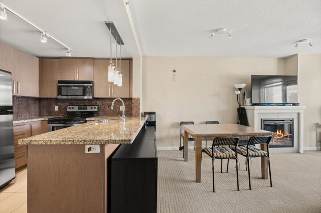 3503 - 888 Carnarvon Street