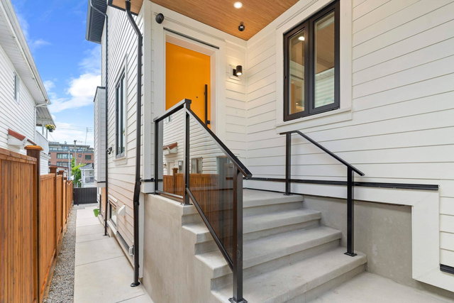 2 - 4257 Beatrice Street