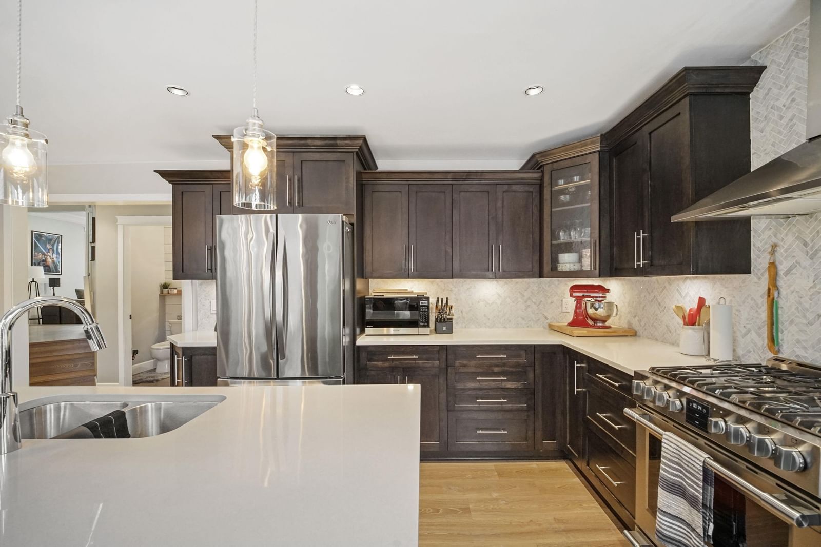 Listing Image 12